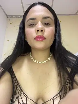 Snapshot of Leyna_Kenet chatting on May 19, 1:33 am Leyna Kenet online show from May 19, 1:33 am