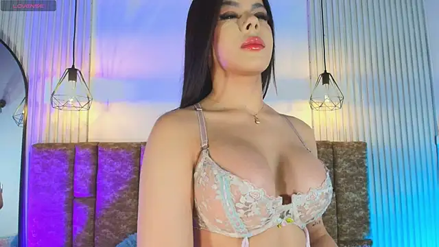 Snapshot of tiffany_johnson11 chatting on June 15, 7:27 pm tiffany johnson11 online show from June 15, 7:27 pm