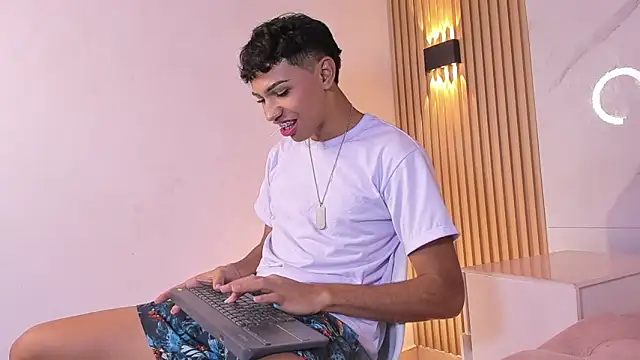 im sebaslopez online show from January 22, 8:07 am