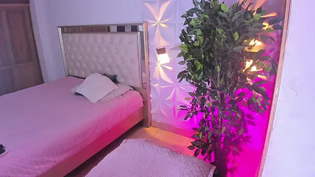 im sebaslopez online show from September 25, 4:05 am