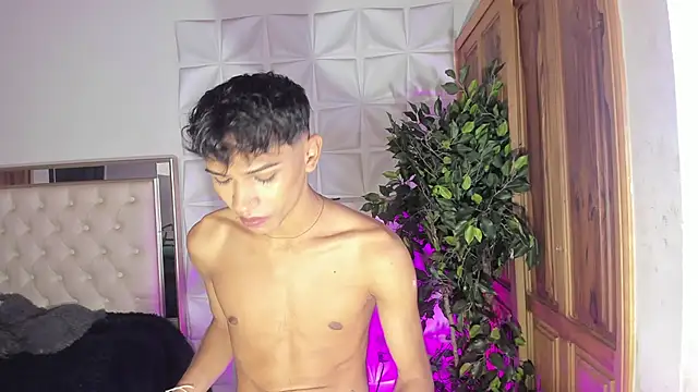 im sebaslopez online show from October 24, 11:39 am