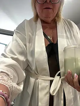MoistCurveyChanel online show from July 12, 10:50 am