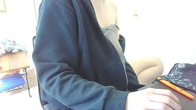 livcutebaby online show from December 19, 7:07 pm