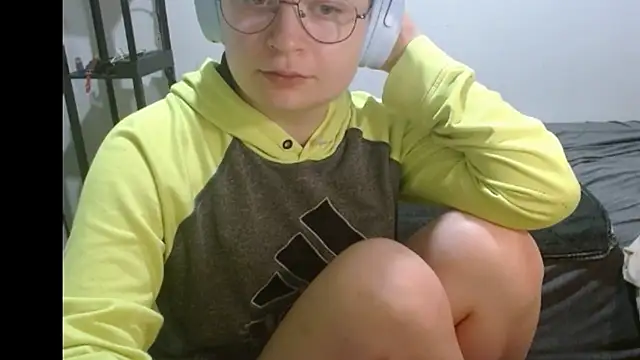 livcutebaby online show from January 1, 4:39 am