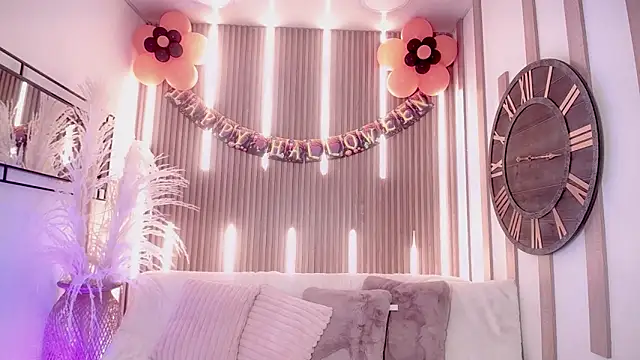 Aniie Doll online show from October 11, 8:18 pm