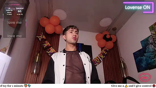 Noah Xitruxx online show from October 20, 4:02 am