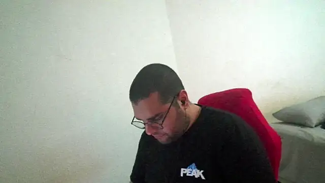 Snapshot of Lalokhalifo chatting on January 5, 11:04 am Lalokhalifo online show from January 5, 11:04 am