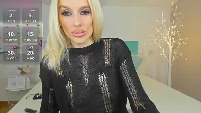 Snapshot of Lana_kitty__ chatting on February 10, 11:34 pm Lana kitty online show from February 10, 11:34 pm