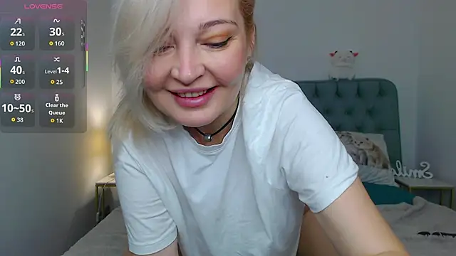 Snapshot of Milena_candyy chatting on December 3, 7:49 am Milena candyy online show from December 3, 7:49 am