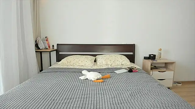 Xloe Queen online show from November 1, 9:22 am