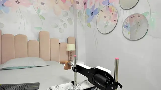 pola adams  online show from September 12, 9:42 am