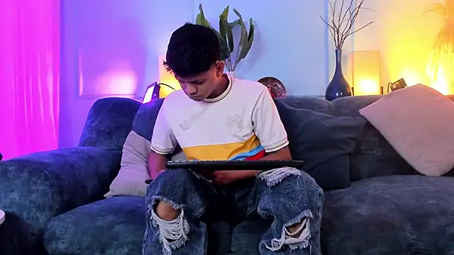 Jeffry wolvess online show from March 26, 12:00 pm