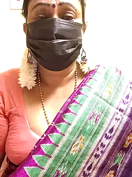 Snapshot of rekha_naier chatting on February 5, 1:33 pm rekha naier online show from February 5, 1:33 pm
