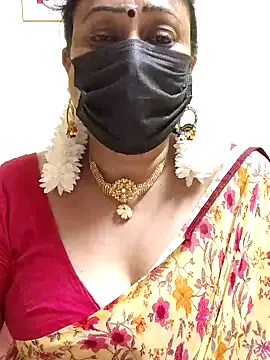 Snapshot of rekha_naier chatting on February 9, 10:42 am rekha naier online show from February 9, 10:42 am