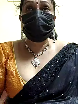 Snapshot of rekha_naier chatting on February 10, 2:26 pm rekha naier online show from February 10, 2:26 pm