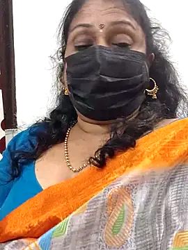 Snapshot of rekha_naier chatting on February 13, 9:49 pm rekha naier online show from February 13, 9:49 pm