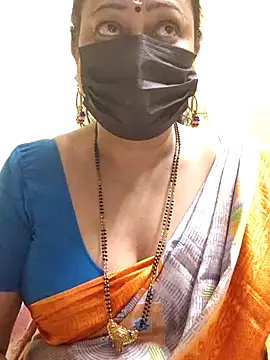 Snapshot of rekha_naier chatting on February 24, 5:33 am rekha naier online show from February 24, 5:33 am
