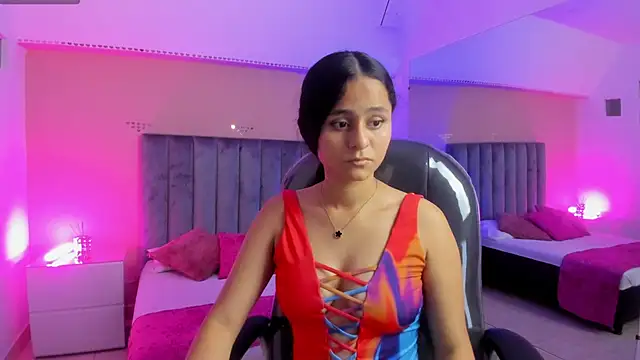 Giselle Roldan online show from May 7, 1:38 pm