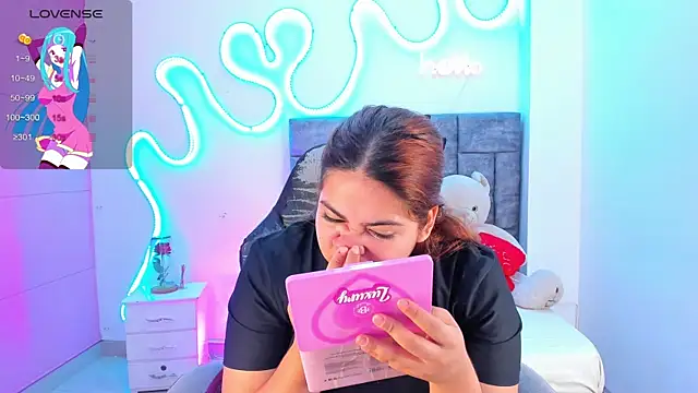 jisoo   online show from November 5, 1:00 pm