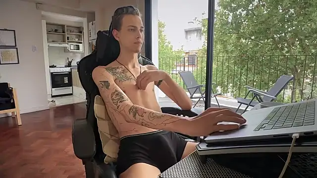 Den BlueXx online show from March 6, 7:10 pm