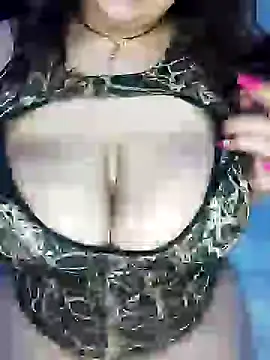 Snapshot of Farawla_elgmda chatting on January 4, 7:13 pm Farawla elgmda online show from January 4, 7:13 pm