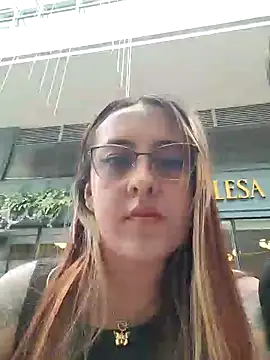 SarahXRusso online show from December 13, 8:37 pm