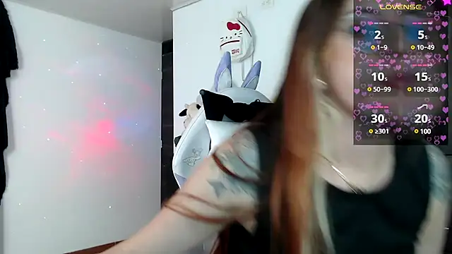 SarahXRusso online show from December 14, 6:56 am