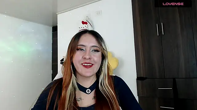 SarahXRusso online show from December 23, 4:01 am