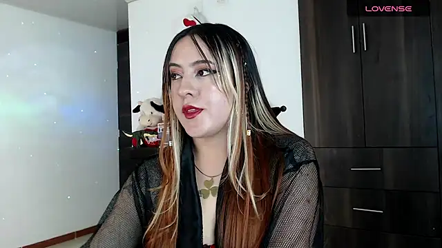 SarahXRusso online show from December 26, 1:51 am