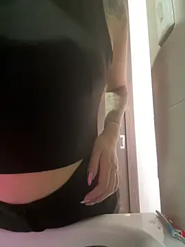 SarahXRusso online show from January 27, 3:39 pm