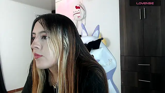 SarahXRusso online show from February 7, 2:19 am