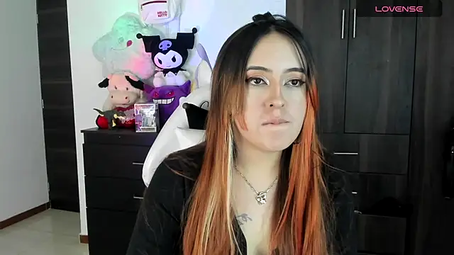 SarahXRusso online show from March 3, 5:09 am