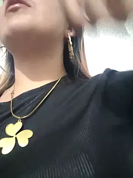 SarahXRusso online show from March 11, 12:44 am