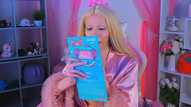 Snapshot of PamelamyDreamys chatting on September 23, 4:43 pm PamelamyDreamys online show from September 23, 4:43 pm