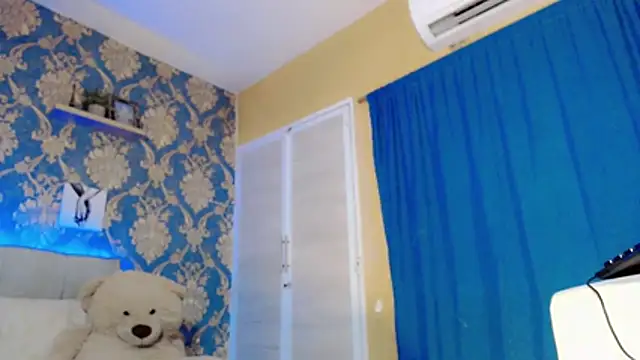 nicoledollts online show from July 25, 7:55 pm