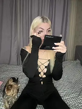 Snapshot of Cute_Barbieee_ chatting on December 16, 5:33 pm Cute Barbieee online show from December 16, 5:33 pm