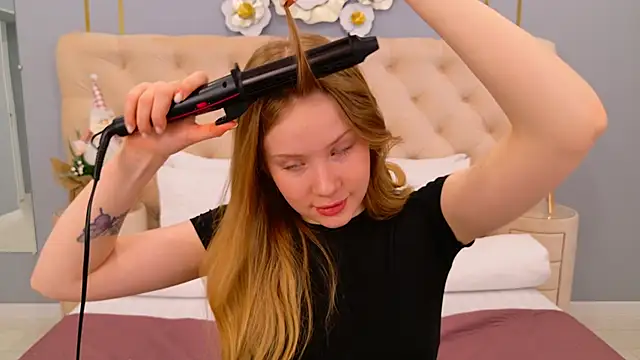 MichelleReid online show from December 17, 6:45 am