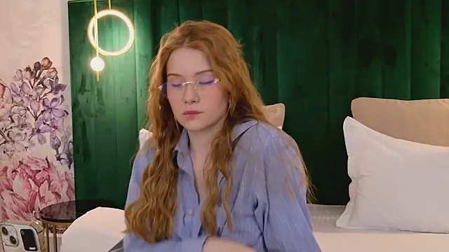 MichelleReid online show from February 7, 3:34 am