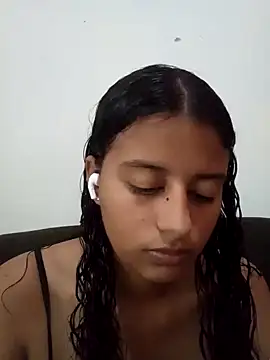 Snapshot of Babydol18_ chatting on December 29, 12:12 pm Babydol18  online show from December 29, 12:12 pm