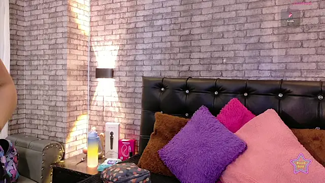 Snapshot of cherry_coper chatting on March 5, 12:56 pm cherry coper online show from March 5, 12:56 pm