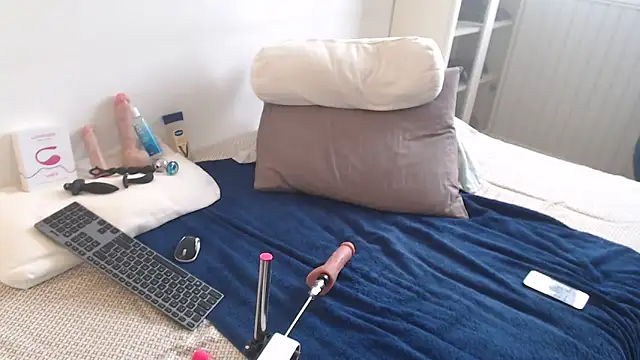 Snapshot of fiitboycam chatting on April 9, 1:38 pm fiitboycam online show from April 9, 1:38 pm