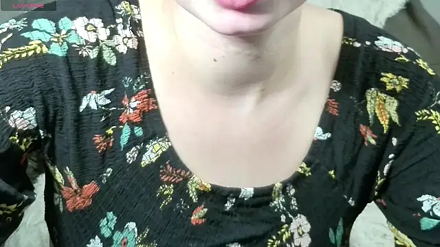 Mikki5P online show from October 4, 5:44 pm