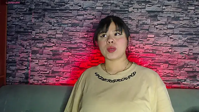 Snapshot of sofi_bronw chatting on March 12, 8:52 pm sofi bronw online show from March 12, 8:52 pm