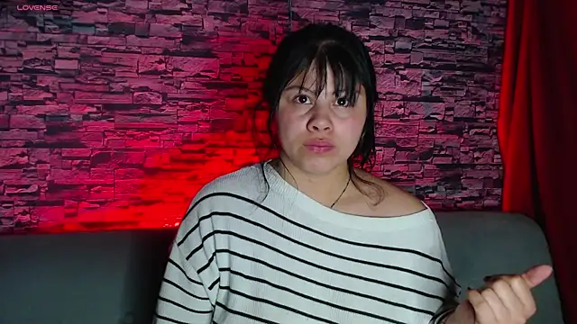 Snapshot of sofi_bronw chatting on March 18, 10:36 am sofi bronw online show from March 18, 10:36 am