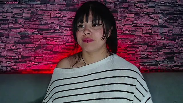 Snapshot of sofi_bronw chatting on March 18, 1:42 pm sofi bronw online show from March 18, 1:42 pm