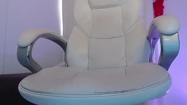 Xileny-Halliwey online show from November 16, 3:50 pm