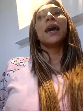 Snapshot of salome_drasin chatting on November 22, 4:33 am salome drasin online show from November 22, 4:33 am