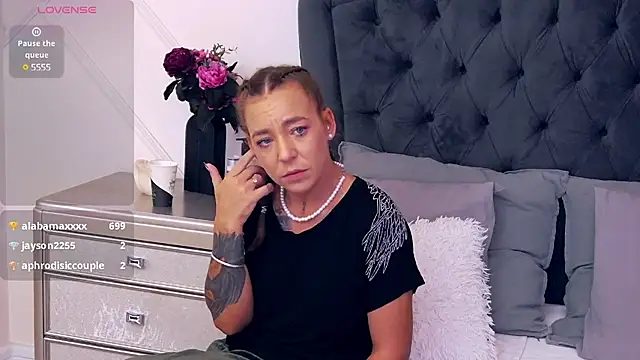 Snapshot of KatyNolan chatting on February 8, 9:13 am KatyNolan online show from February 8, 9:13 am