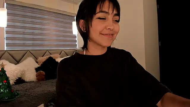 im Luucy online show from December 10, 8:27 pm