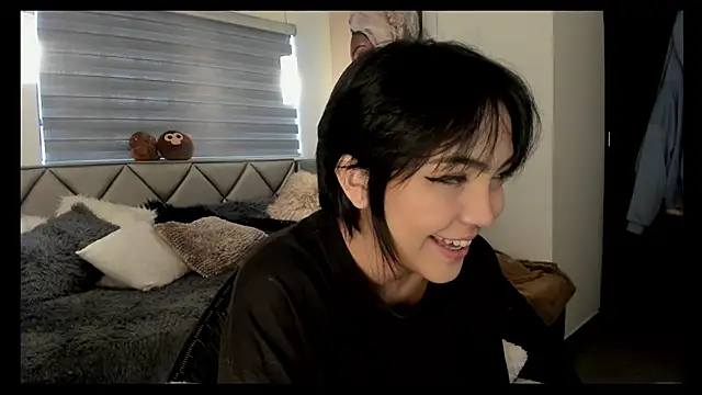 im Luucy online show from March 6, 2:18 pm